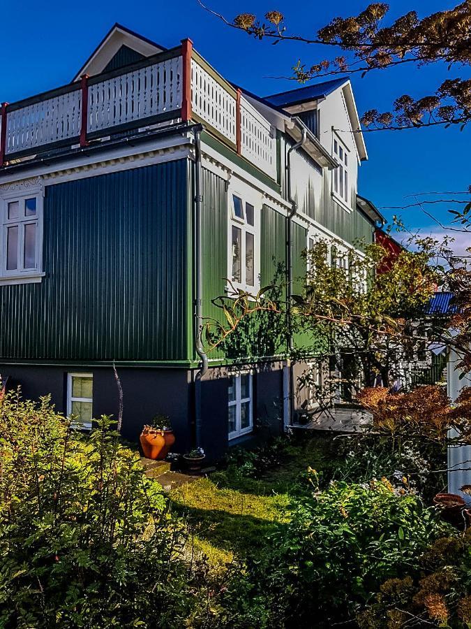 Old Charm Apartment - Keflavik Downtown エクステリア 写真