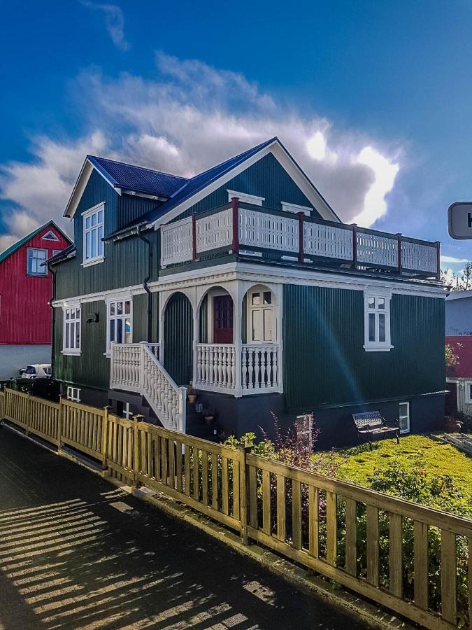 Old Charm Apartment - Keflavik Downtown エクステリア 写真