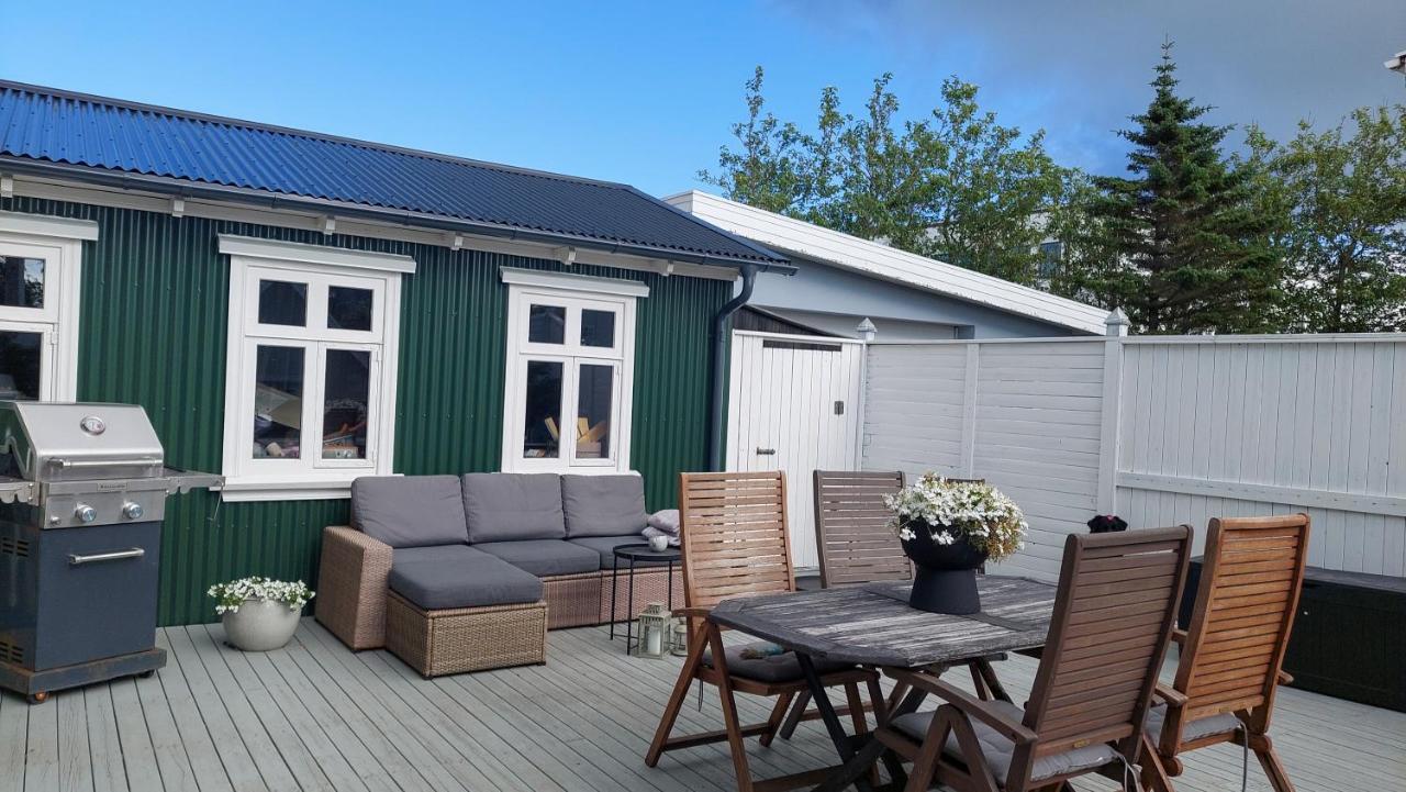 Old Charm Apartment - Keflavik Downtown エクステリア 写真