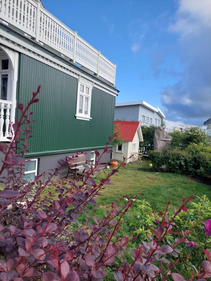 Old Charm Apartment - Keflavik Downtown エクステリア 写真
