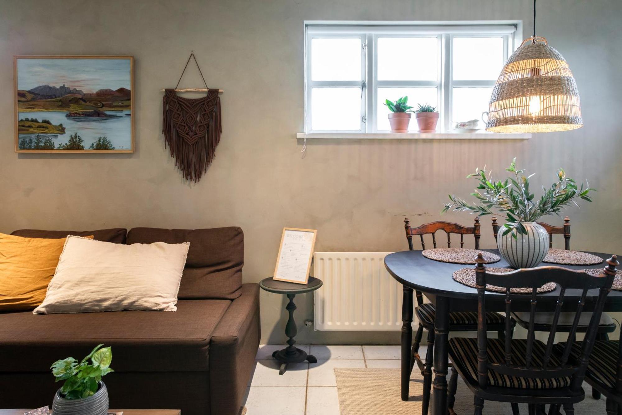 Old Charm Apartment - Keflavik Downtown エクステリア 写真